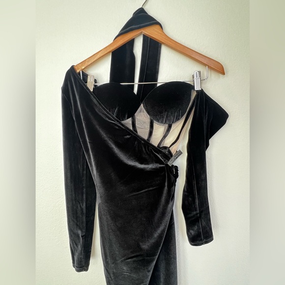 Classic black velvet 4 piece dress. XS - Picture 6 of 15